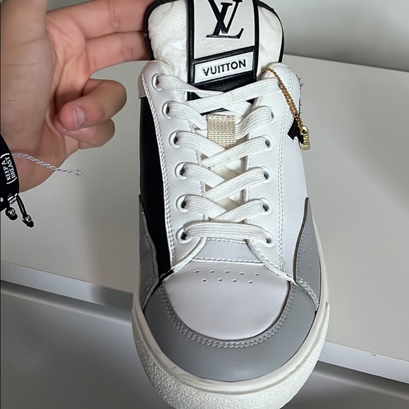 There basically brand new and I own 1000 dollars to my brother - Picture 4 of 9